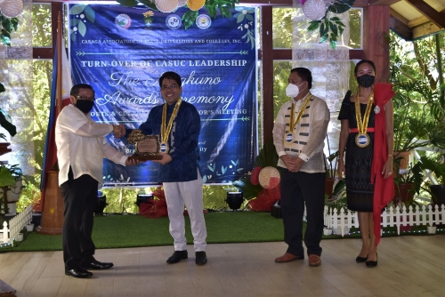 President Penaso receives Magkuno Lifetime Achievement for Leadership Award from CASUC