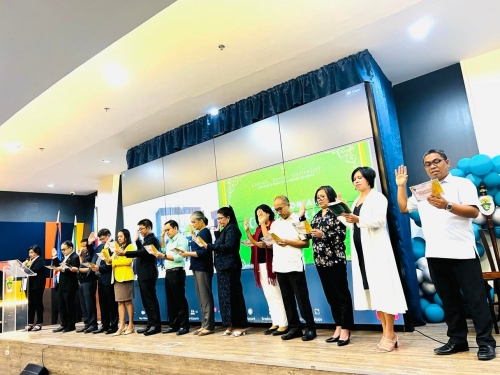 Newly Reclassified Faculty Members Take Earnest Oath