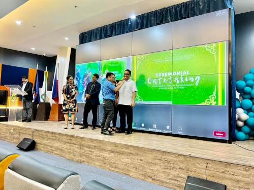 Newly Reclassified Faculty Members Take Earnest Oath
