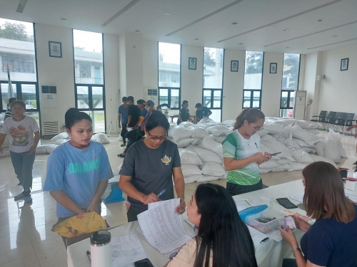 On Welfare: CSU employees receive one-time rice assistance grant 