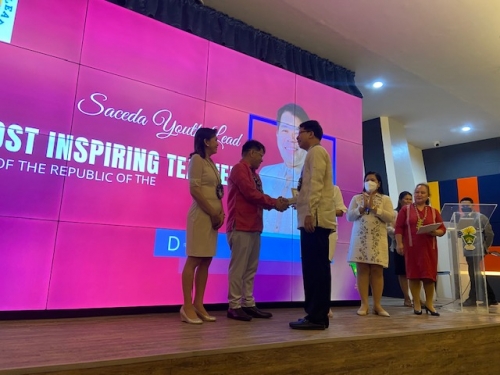 Saceda Awards MIT to CSU President