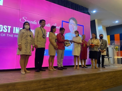 Saceda Awards MIT to CSU President