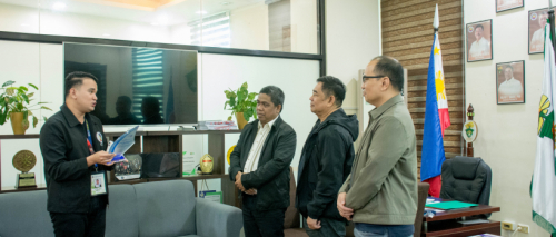 RD Cuñado pays courtesy visit to prexy Daguil; awards plaque of appreciation