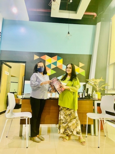 Butuanon Book Author Donates Books to CSU