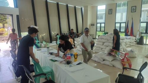 On Welfare: CSU employees receive one-time rice assistance grant 